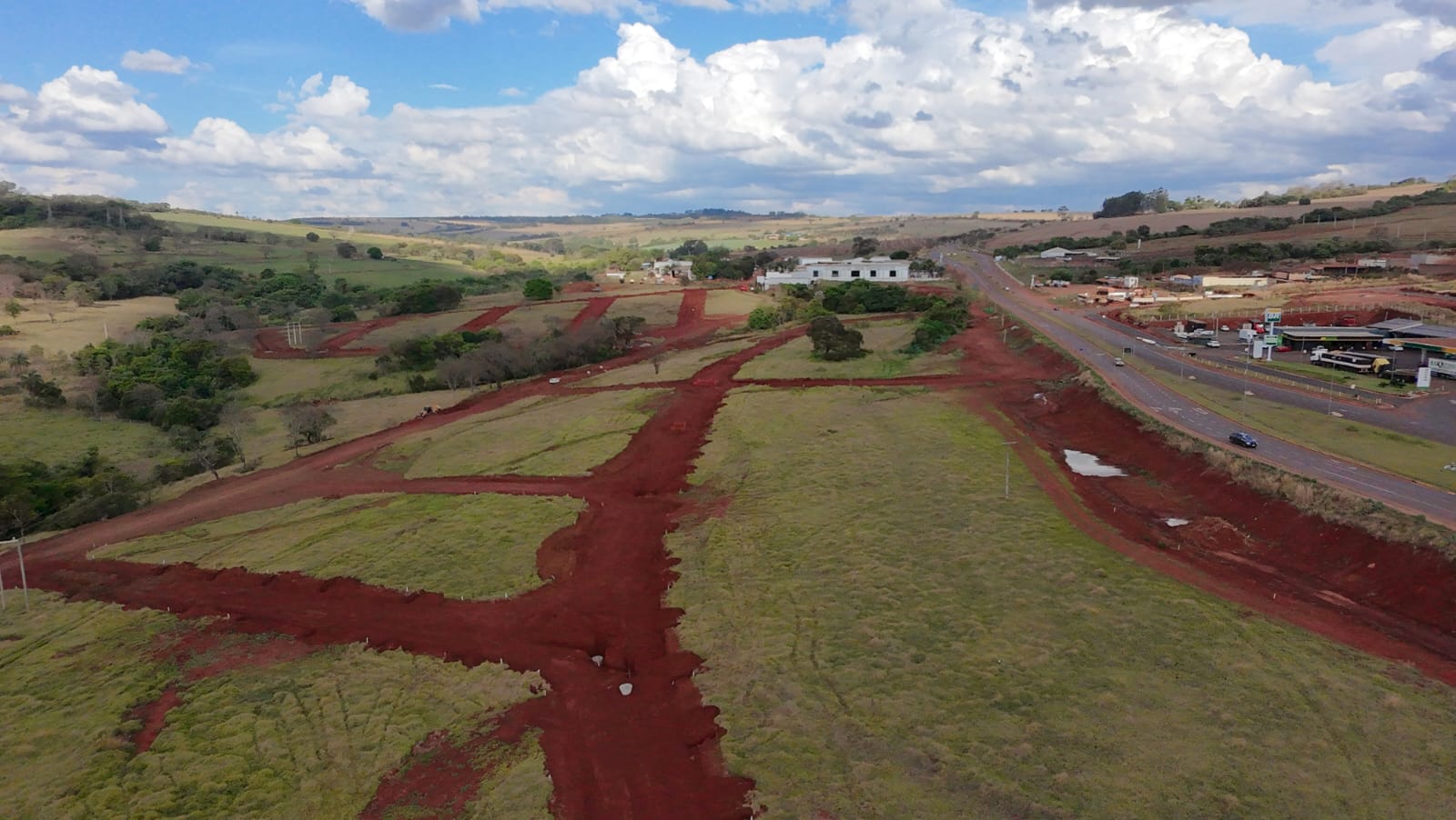 Vista aérea recente das vias abertas no Parque das Flores