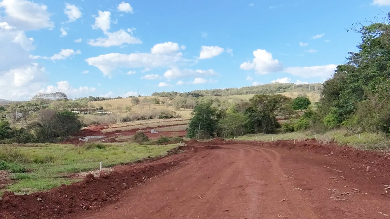 Via interna recém-aberta no Parque das Flores