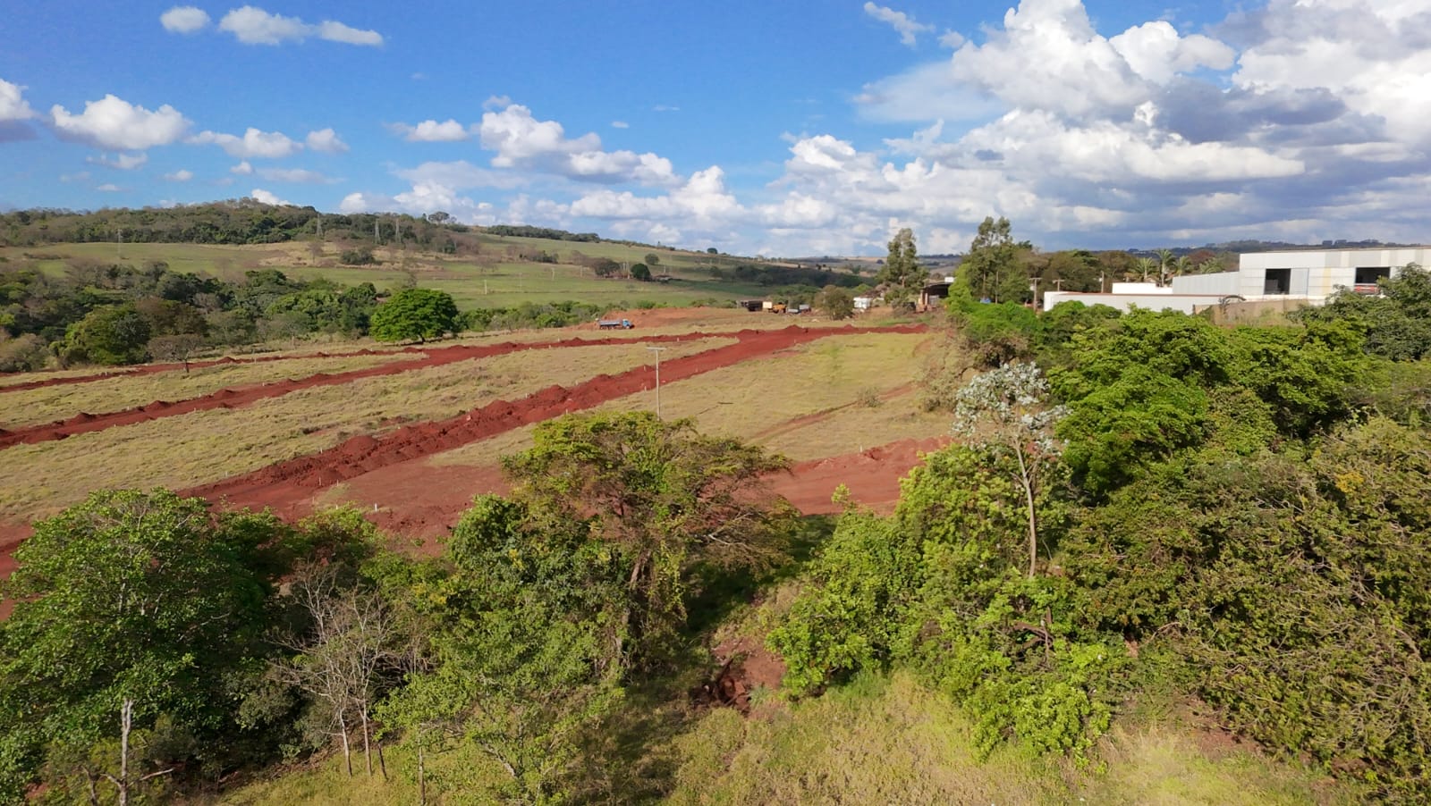 Área do Parque das Flores com novas vias em implantação